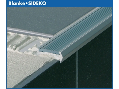 Blanke Sideko Stufenpr. m. Einlagestr. Alu gr. 2500x8 mm