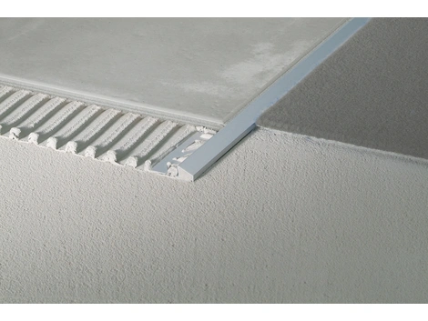 Blanke Level Alu silber matt eloxiert 2500x8 mm